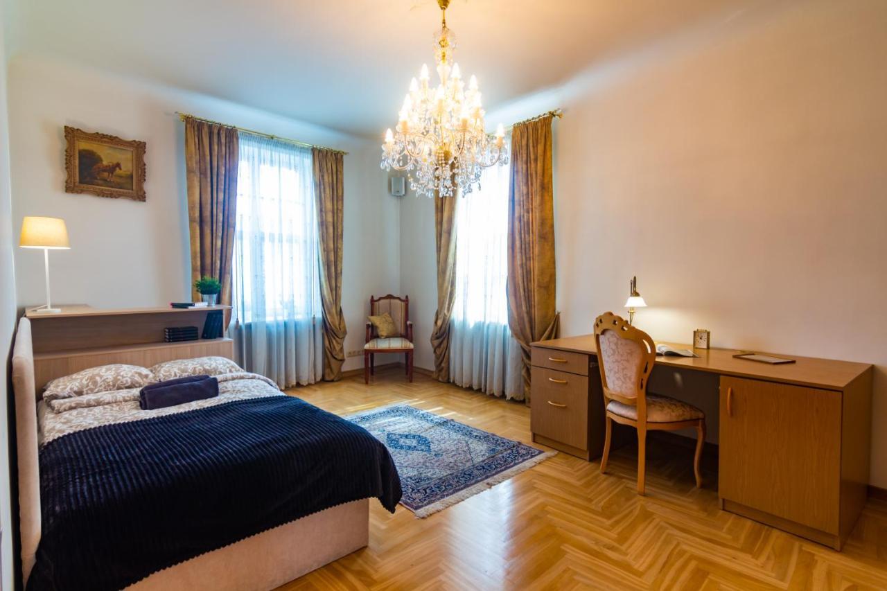 Classic Style Apartment In The Center Of Ρίγα Εξωτερικό φωτογραφία