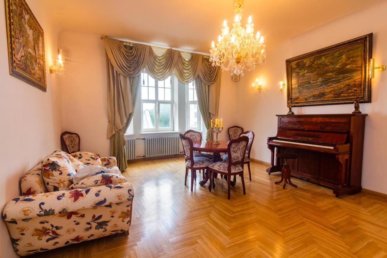Classic Style Apartment In The Center Of Ρίγα Εξωτερικό φωτογραφία