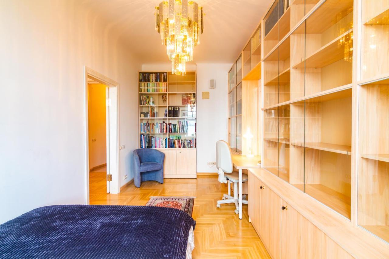 Classic Style Apartment In The Center Of Ρίγα Εξωτερικό φωτογραφία