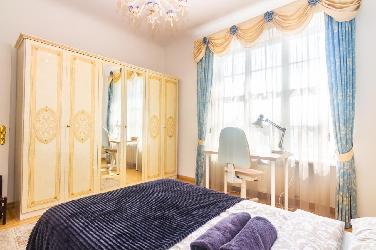 Classic Style Apartment In The Center Of Ρίγα Εξωτερικό φωτογραφία