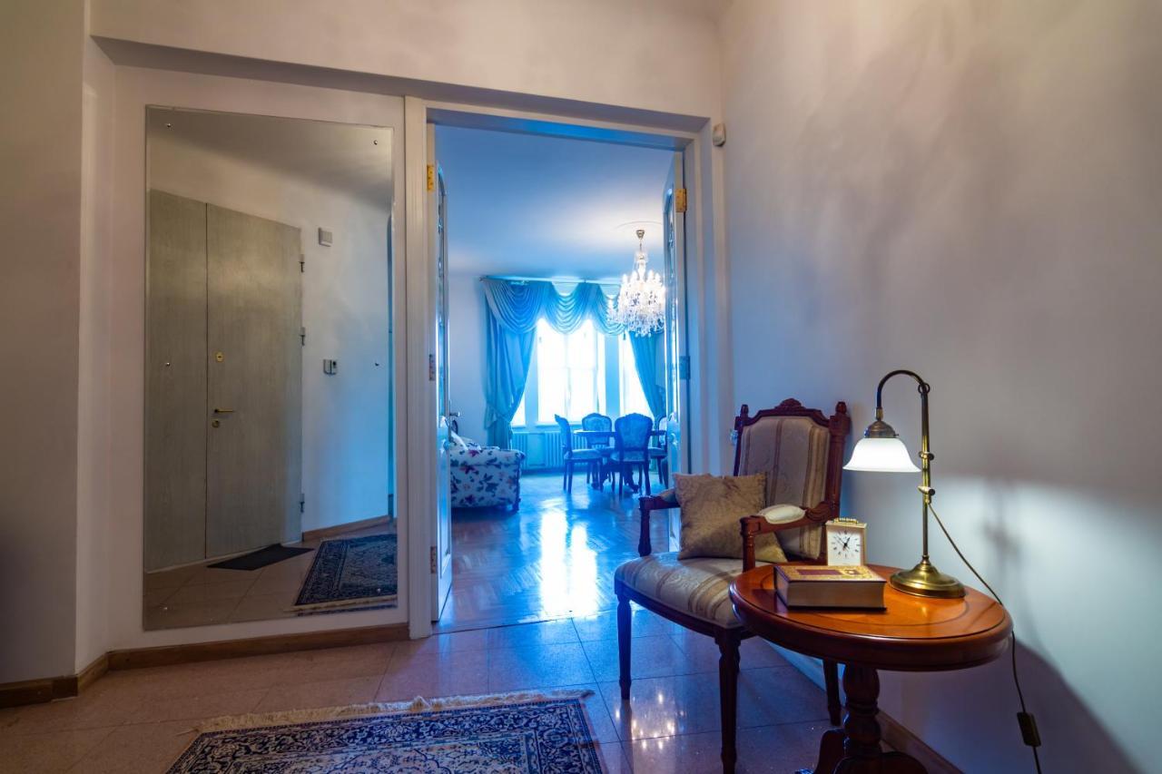 Classic Style Apartment In The Center Of Ρίγα Εξωτερικό φωτογραφία
