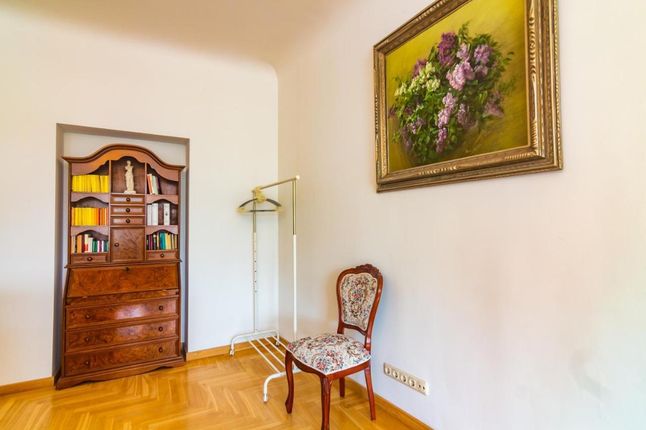 Classic Style Apartment In The Center Of Ρίγα Εξωτερικό φωτογραφία