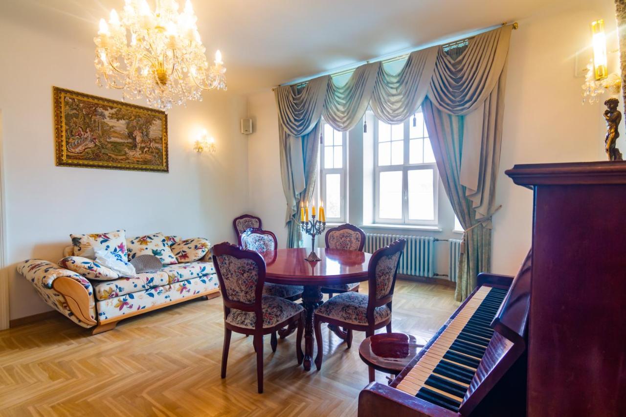 Classic Style Apartment In The Center Of Ρίγα Εξωτερικό φωτογραφία